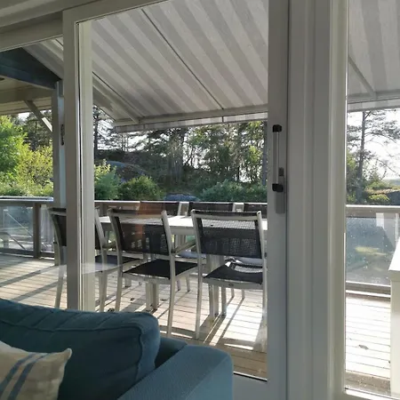 Great Near The Sea, Very Child Friendly Plot *