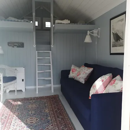 Great Near The Sea, Very Child Friendly Plot 펜션 *